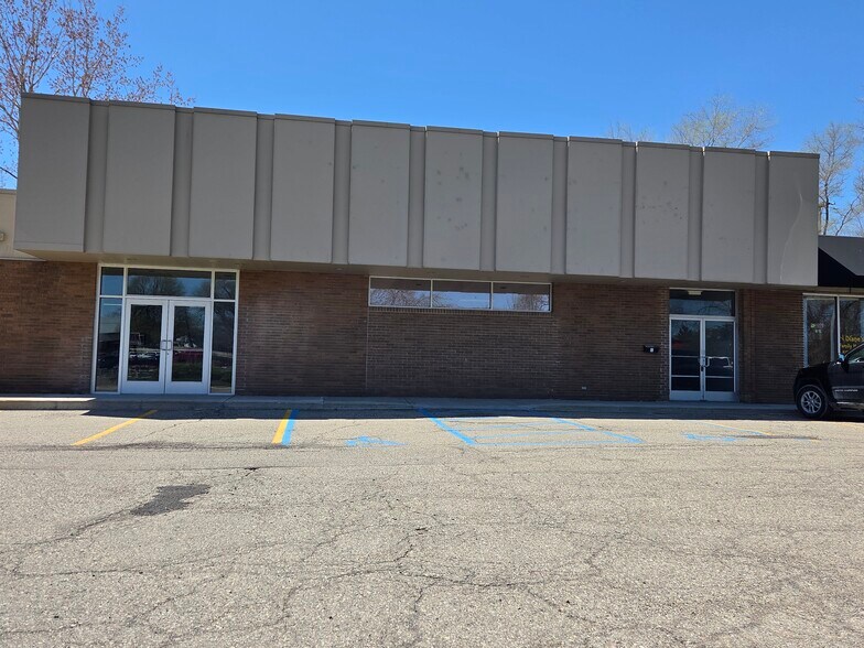 More Photos Of 3095 N Genesee Rd, Flint Freestanding For Lease