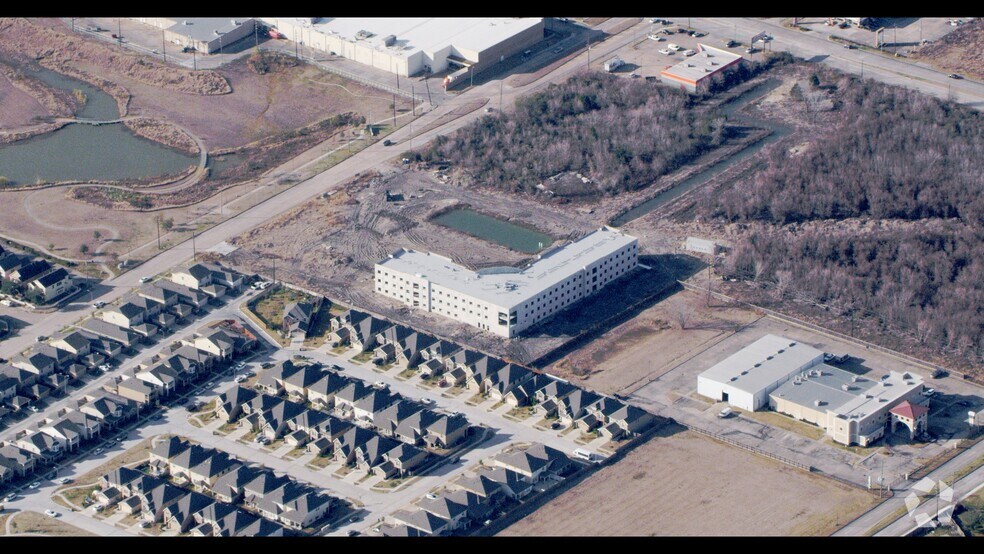Primary Photo Of 6913 Pavilion Dr, Houston Assisted Living For Lease
