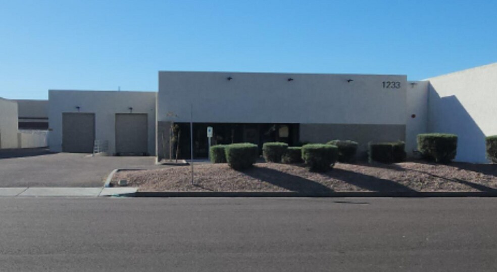 Primary Photo Of 1233 W Geneva Dr, Tempe Manufacturing For Lease