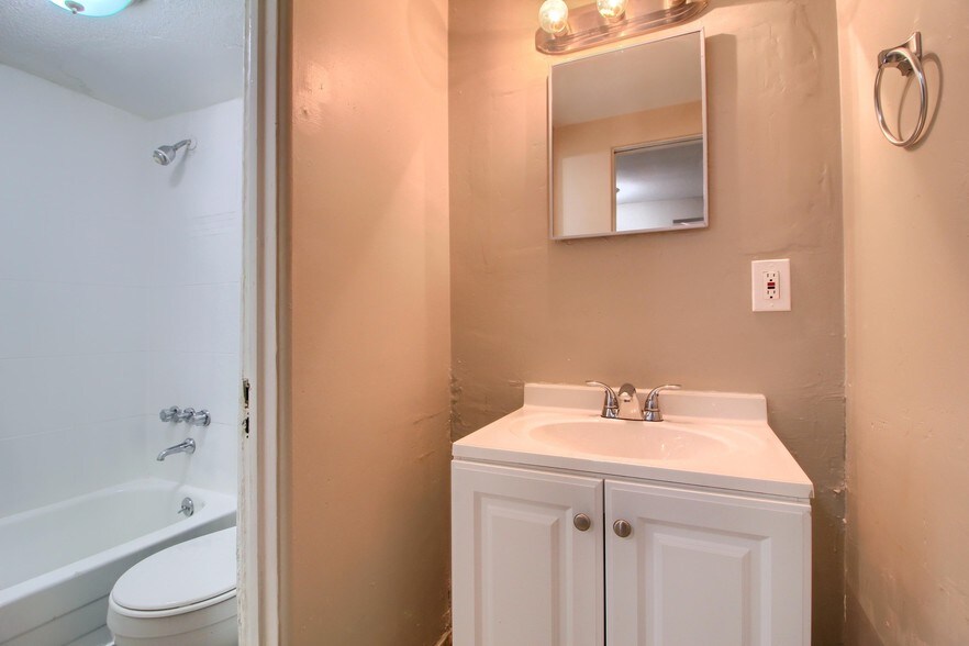 More Photos Of 1345-1363 Yosemite St, Denver Apartments For Sale