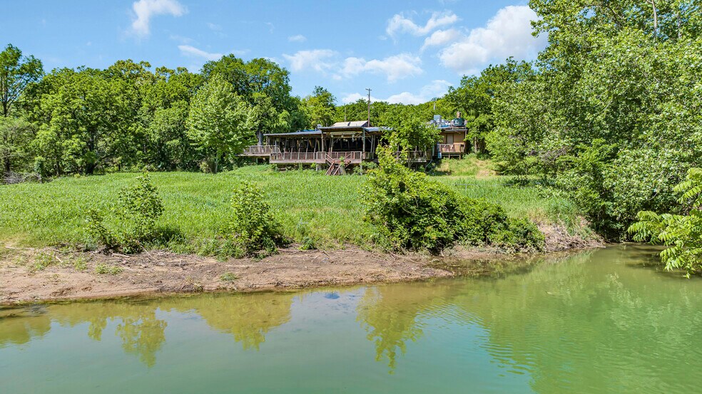 More Photos Of 4565 US-77 Hwy, Davis Specialty For Sale