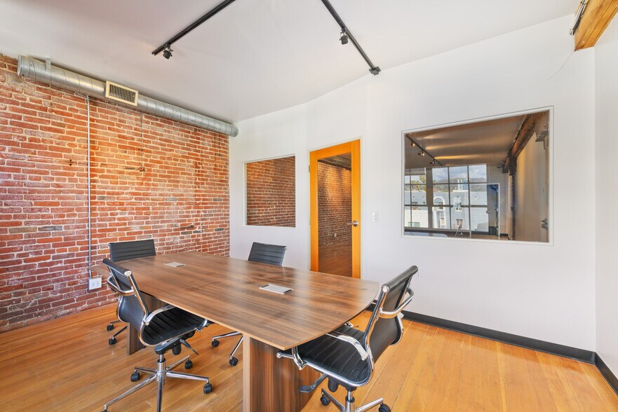 More Photos Of 6161 Santa Monica Blvd, Los Angeles Loft Creative Space For Lease