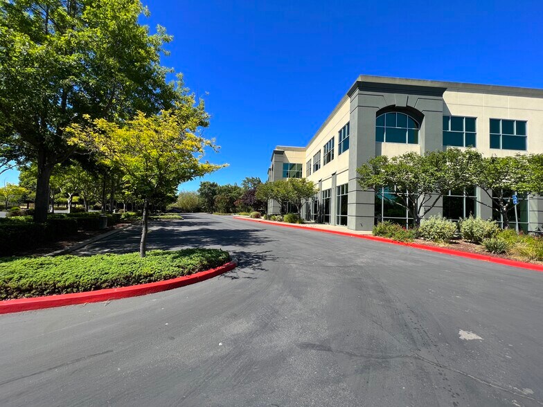 More Photos Of 1670 Corporate Cir, Petaluma Office For Lease