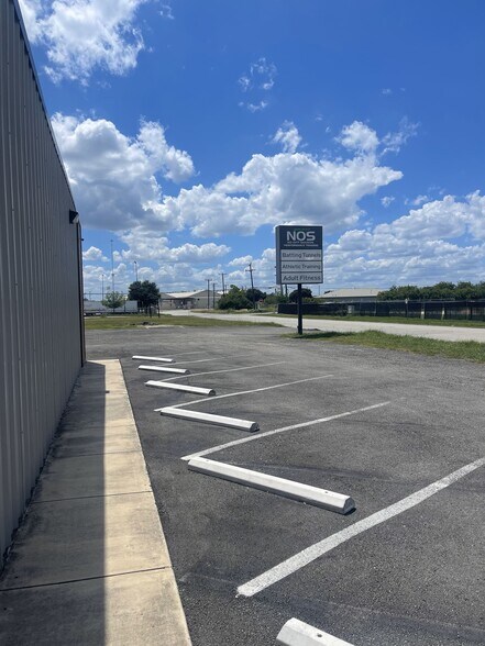 More Photos Of 4700-4790 Binz Engleman Rd, San Antonio Storefront Retail Office For Sale