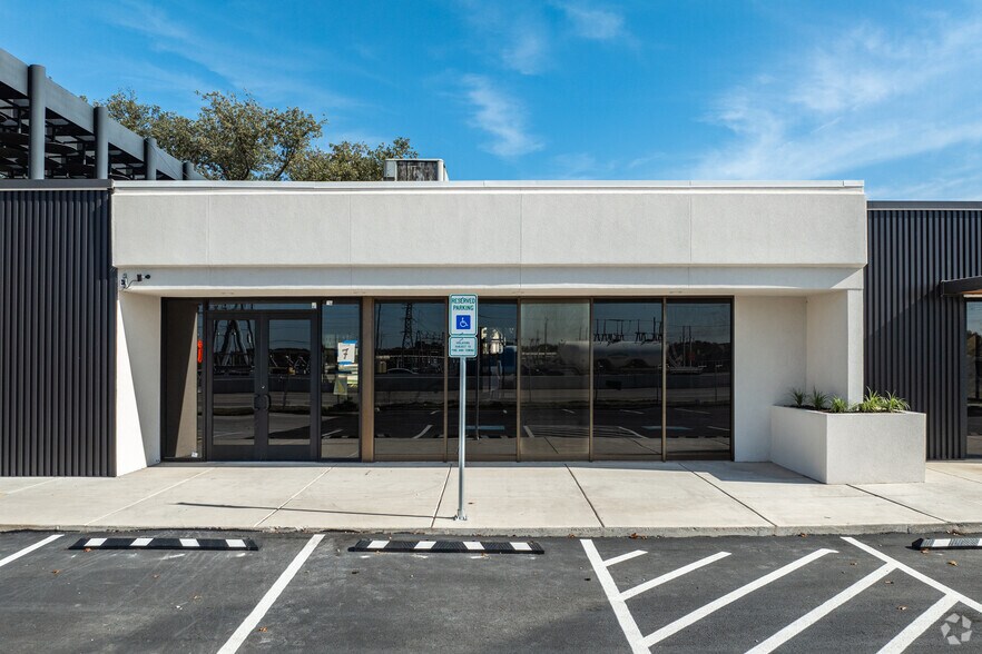 More Photos Of 13755 Lyndon B Johnson Freeway, Garland General Retail For Sale