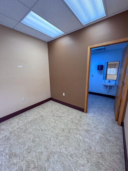 More Photos Of 803 18th Ave NW, Austin Restaurant For Sale