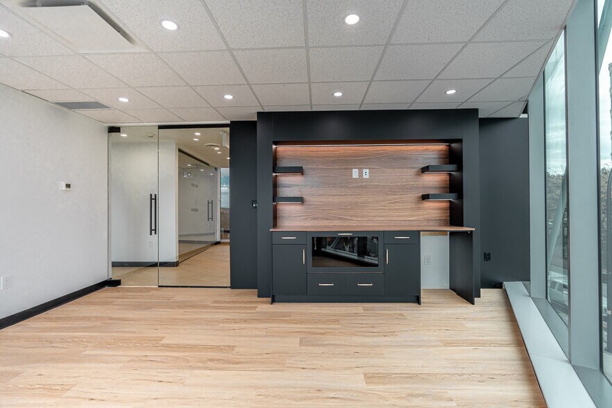 More Photos Of 1493 Foster St, White Rock Apartments For Sale