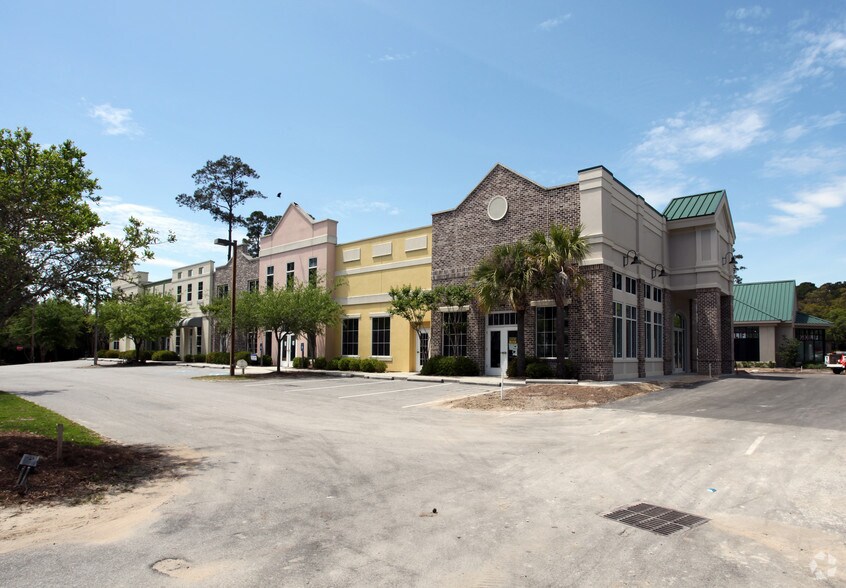 More Photos Of 1536 Fording Island Rd, Hilton Head Island Storefront Retail Office For Lease