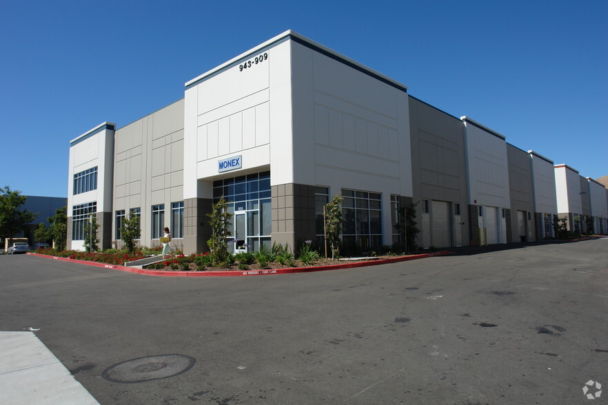 Primary Photo Of 909-943 Corporate Way, Fremont Research And Development For Sale