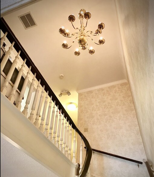 More Photos Of 40 Russ St, Hartford Unknown For Lease