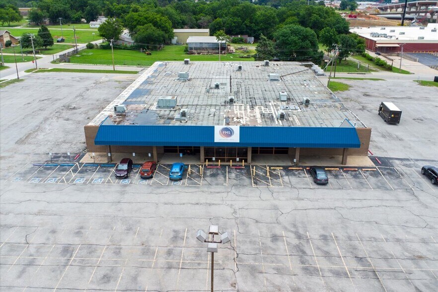 More Photos Of 4915 S Union Ave, Tulsa Office For Sale