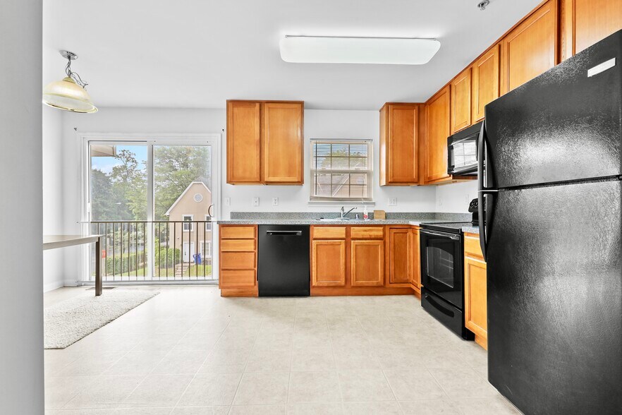 More Photos Of 437-445 Kenneth Sq, Baltimore Multifamily For Sale