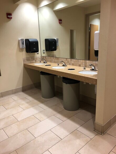 More Photos Of 113-123 S Monroe St, Tallahassee Office For Lease