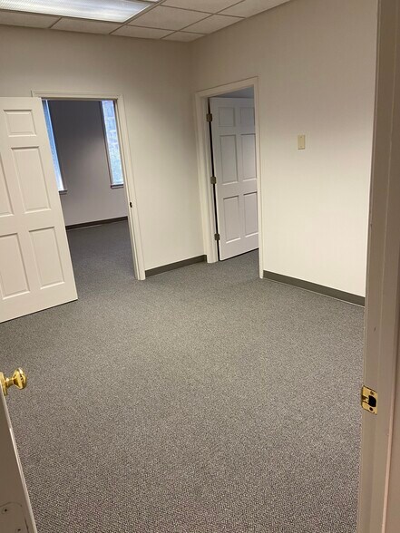 More Photos Of 333 Sandy Springs Cir NE, Sandy Springs Office For Lease