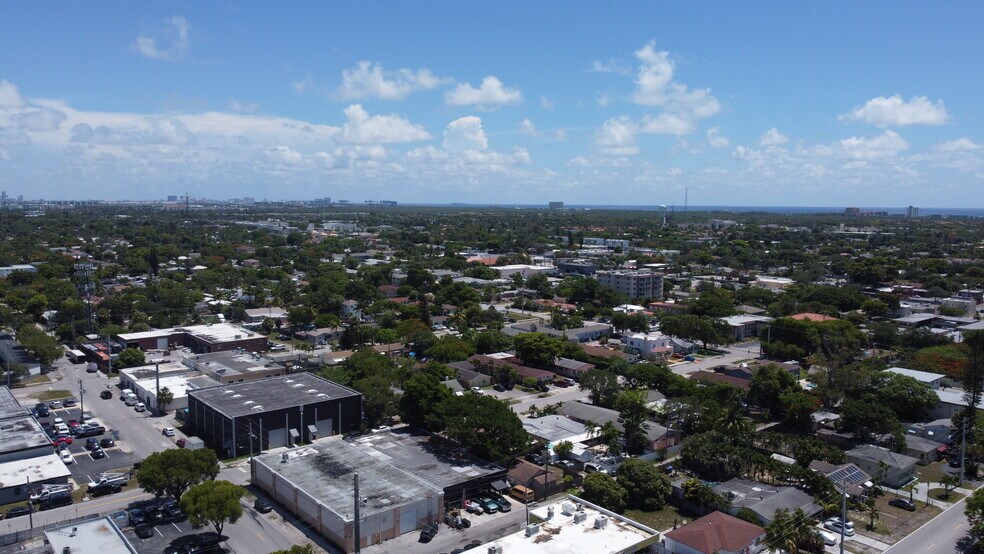More Photos Of 1950 Grant St, Hollywood Warehouse For Lease