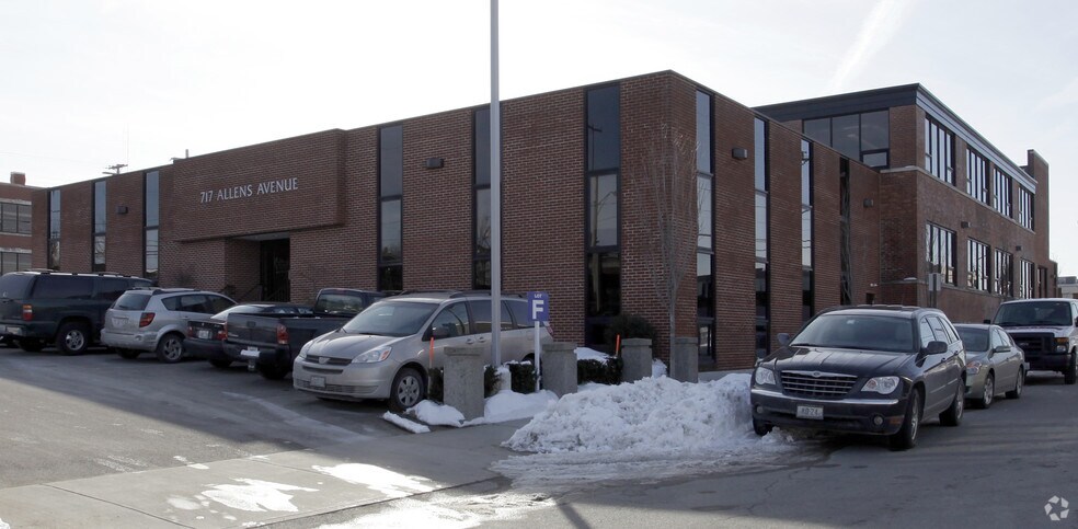 More Photos Of 717 Allens Ave, Providence Medical For Lease