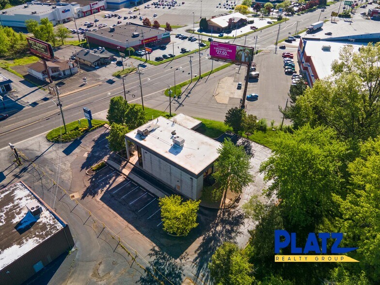 More Photos Of 5845 Youngstown Warren Rd, Niles Bank For Lease