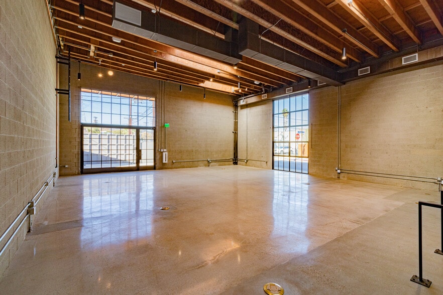 More Photos Of 2352 Ripple St, Los Angeles Loft Creative Space For Sale