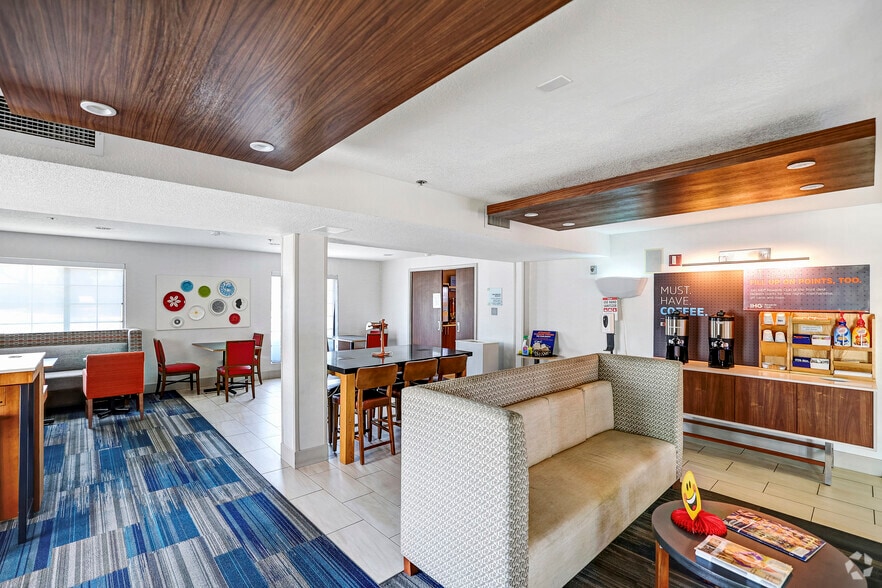 More Photos Of 4525 Howard Rd, Westley Hotel For Sale