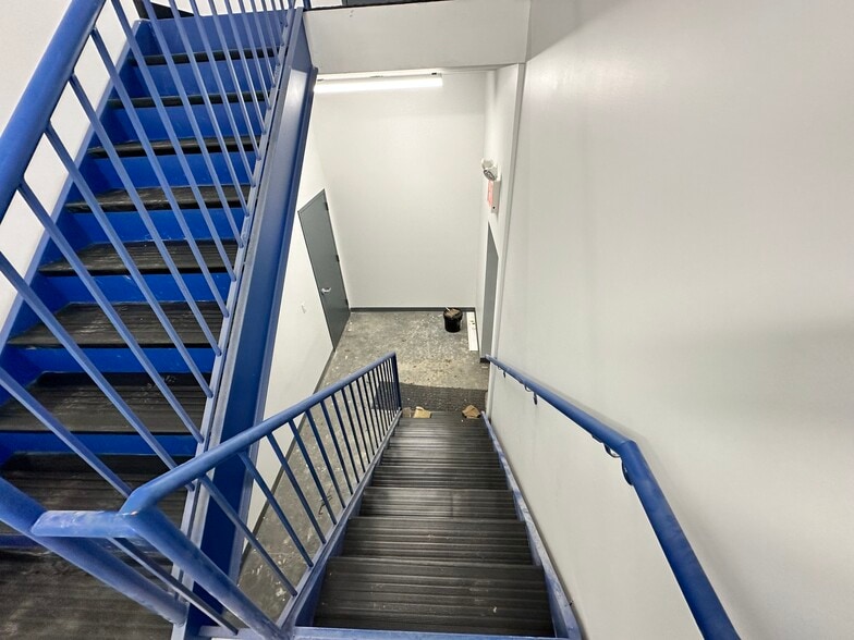 More Photos Of 4865 Arthur Kill Rd, Staten Island Warehouse For Sale