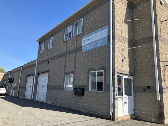 More Photos Of 7 Franklin St, Salem Warehouse For Lease