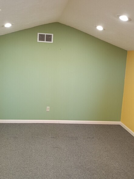 More Photos Of 4921 E State St, Rockford Office For Sale