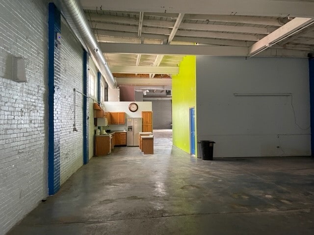 More Photos Of 2125 Jane St, Pittsburgh Warehouse For Lease