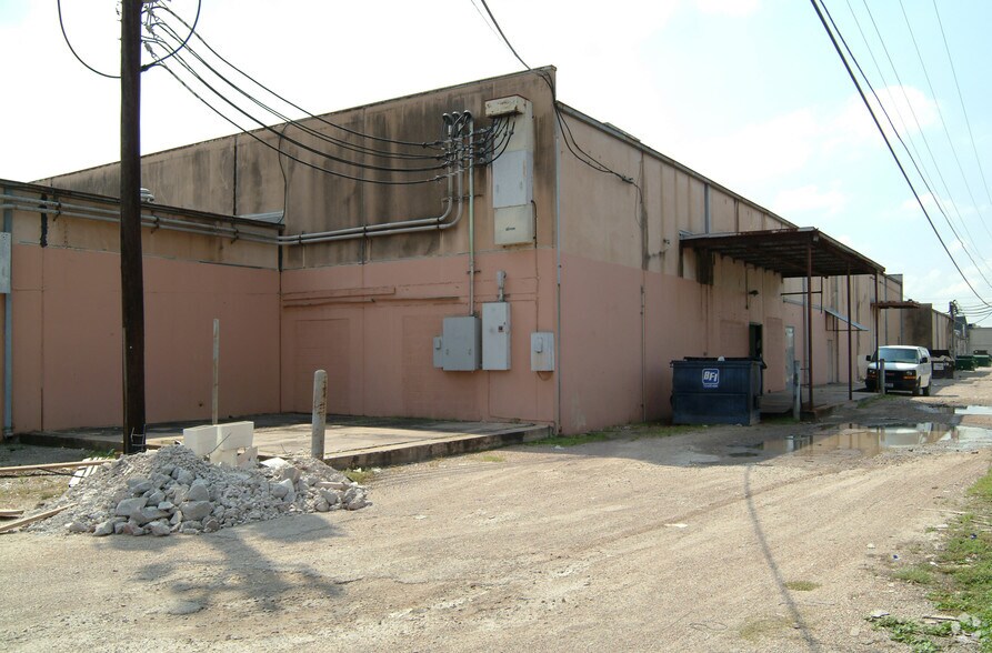 More Photos Of 800 Maxey Rd, Houston Unknown For Lease