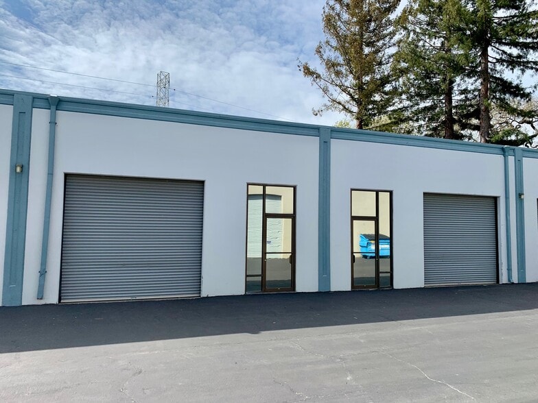 More Photos Of 11 Commercial Blvd, Novato Warehouse For Lease