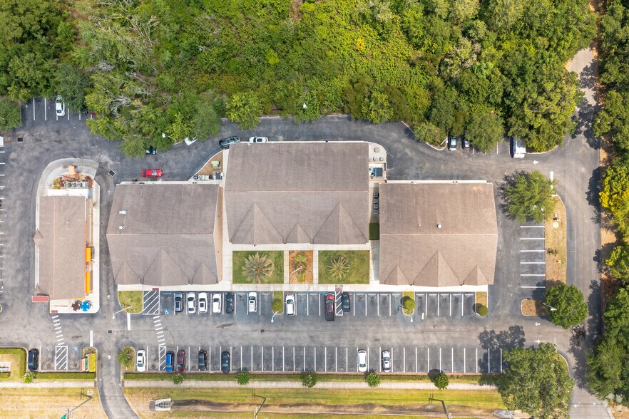 More Photos Of 930-938 W Lumsden Rd, Brandon General Retail For Lease