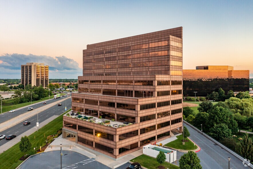 More Photos Of 1 Mid America Plz, Oakbrook Terrace Office For Lease