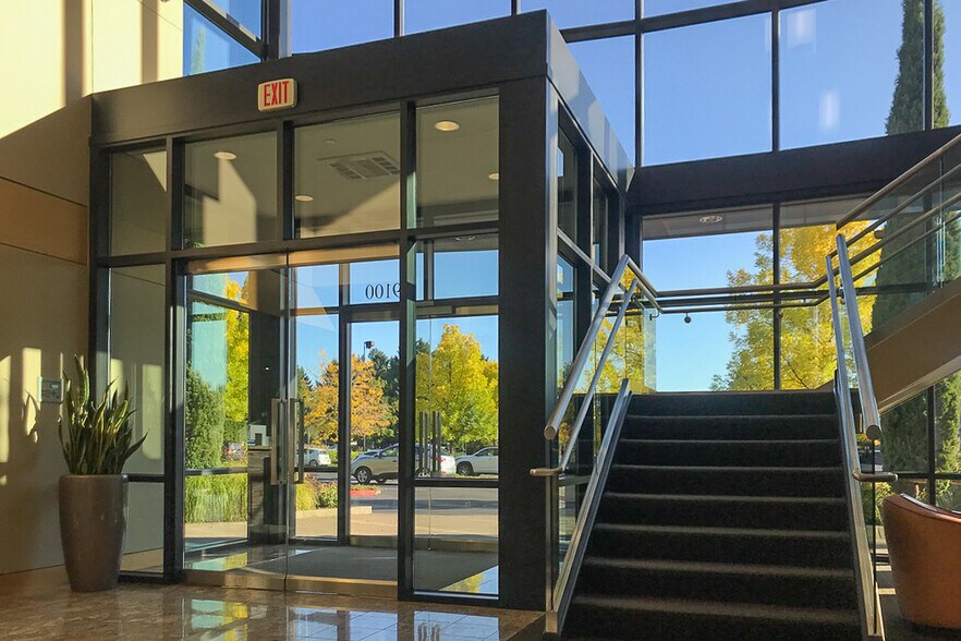 More Photos Of 29100 SW Town Center Loop W, Wilsonville Office For Lease