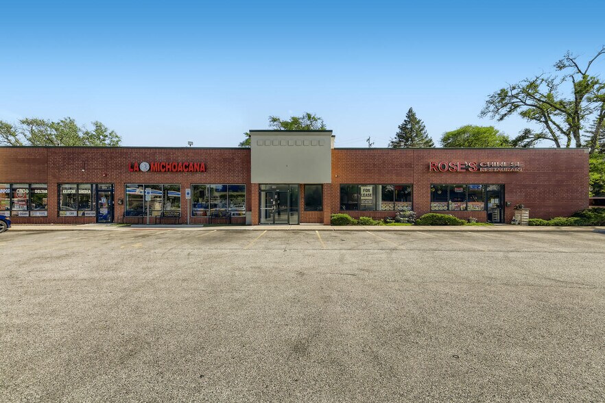 More Photos Of 110-154 W Irving Park Blvd, Bensenville General Retail For Lease