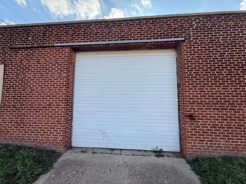 More Photos Of 1200 W Main St, Oklahoma City Warehouse For Sale