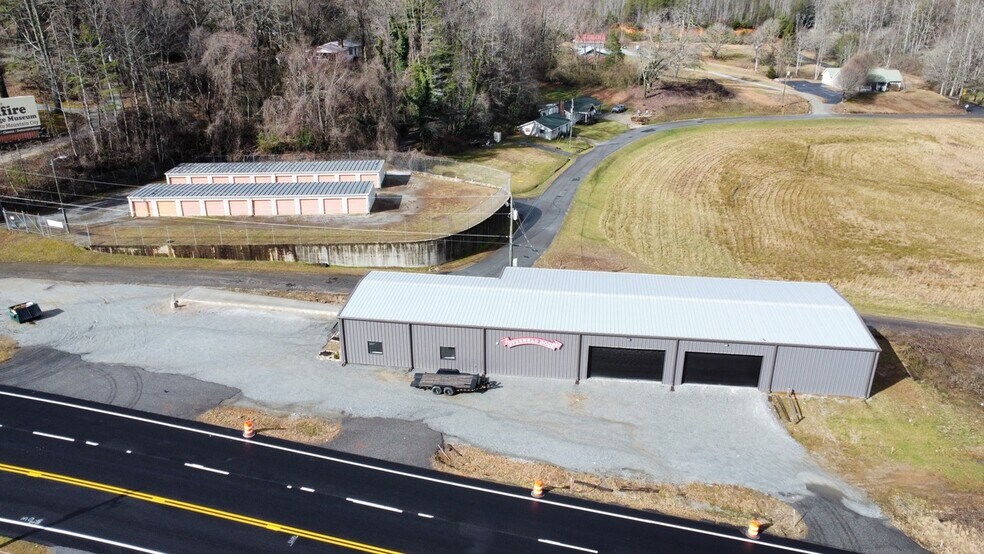 More Photos Of 7923 HWY 441, Dillard Storefront Retail Office For Sale