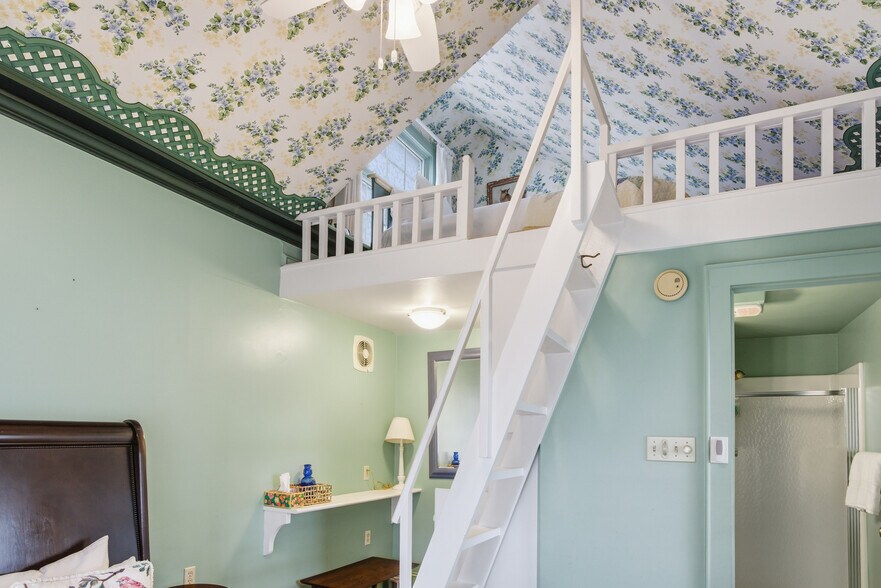 More Photos Of 311 E Main St, Christiansburg Hospitality For Sale