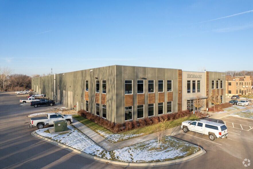 More Photos Of 8700-8720 Eagle Creek Pky, Savage Warehouse For Lease