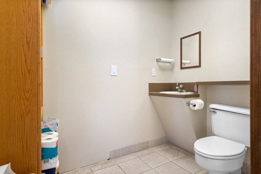 More Photos Of 110 N Bronson Ave, Big Rapids Office For Sale