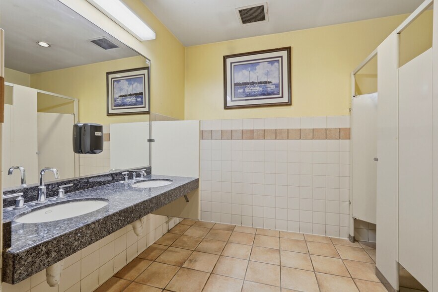 More Photos Of 72 N 850 E, Lehi Restaurant For Sale