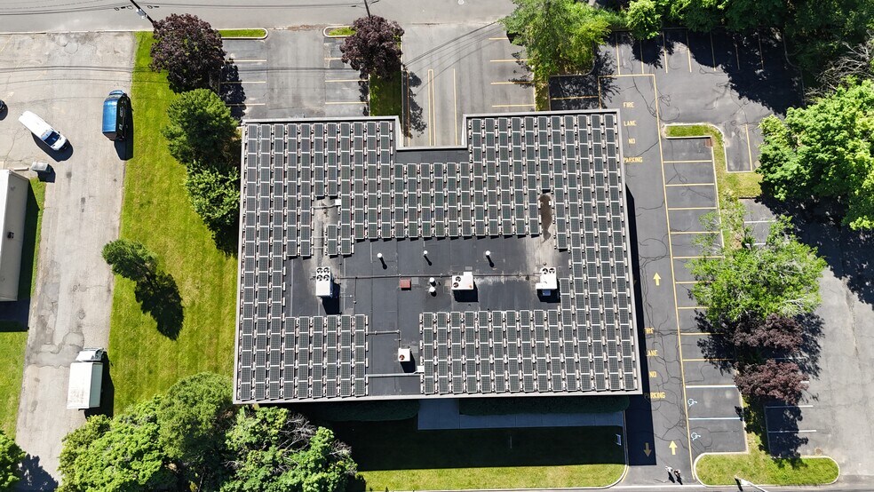 More Photos Of 190 Veterans Dr, Northvale Distribution For Sale