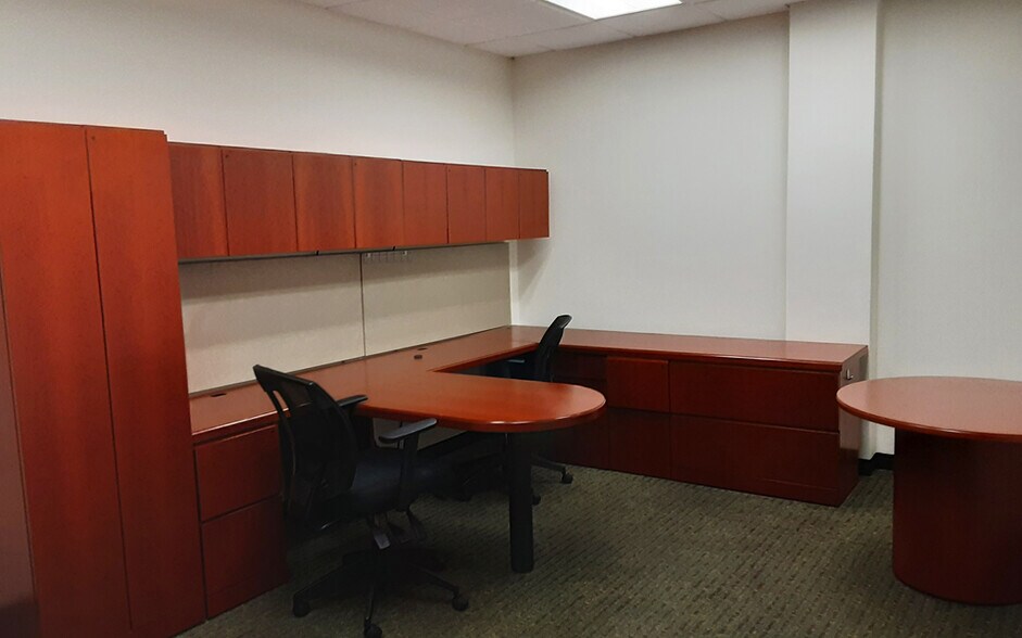 More Photos Of 1205 Milwaukee Ave, Glenview Self Storage For Lease