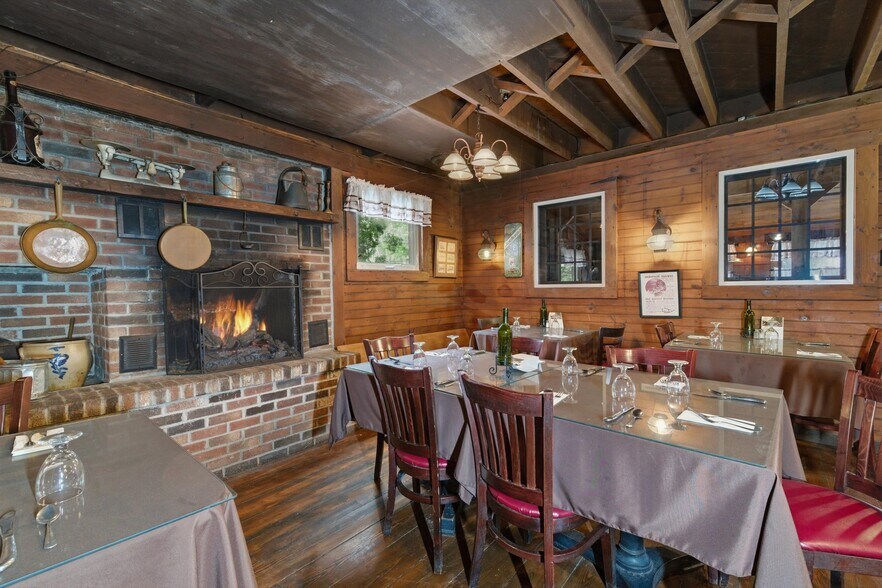 More Photos Of 581 US Route 9, Schroon Lake Restaurant For Sale