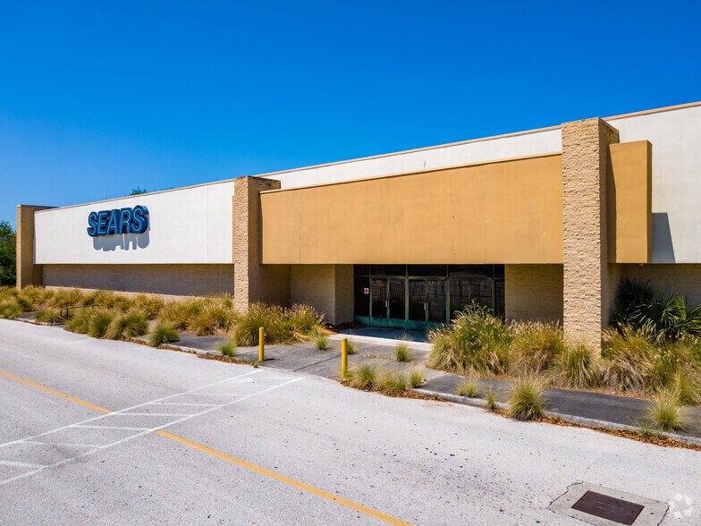 More Photos Of 9409 Us Highway 19, Port Richey Unknown For Lease