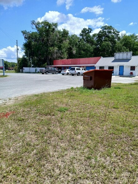 Primary Photo Of 16535 N US Highway 301, Citra Convenience Store For Sale