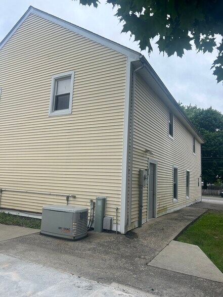 More Photos Of 50 King St, Torrington Office For Sale