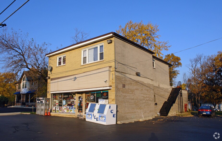 Primary Photo Of 8216 S Archer Ave, Willow Springs Storefront Retail Residential For Sale