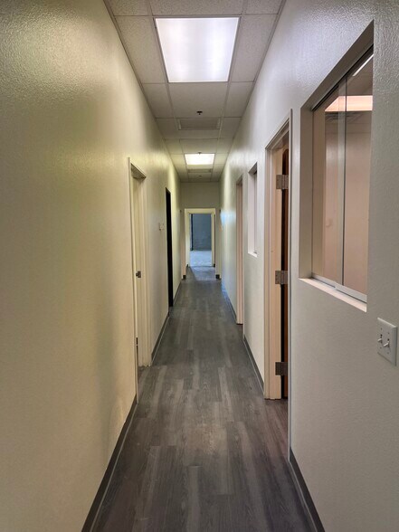 More Photos Of 5075 Cameron St, Las Vegas Distribution For Lease