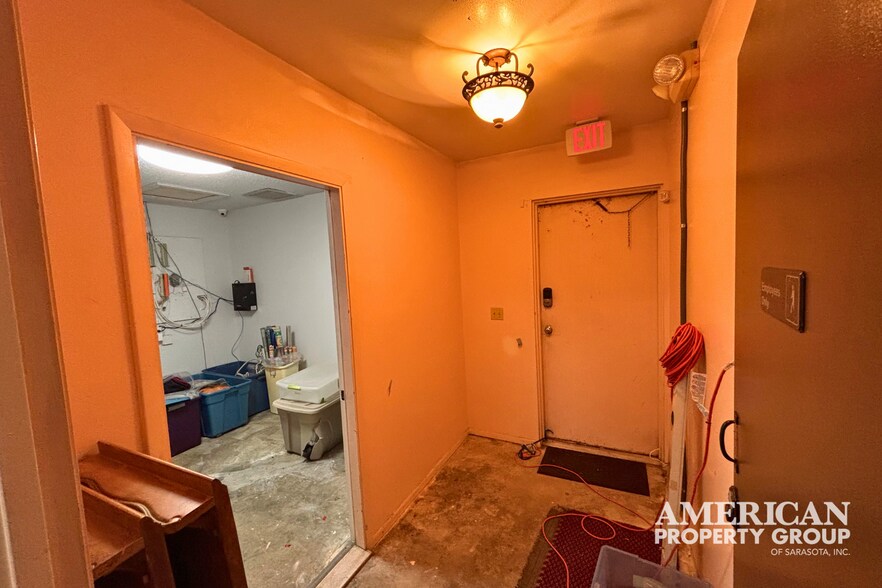 More Photos Of 3285 Placida Rd, Englewood Storefront Retail Office For Sale