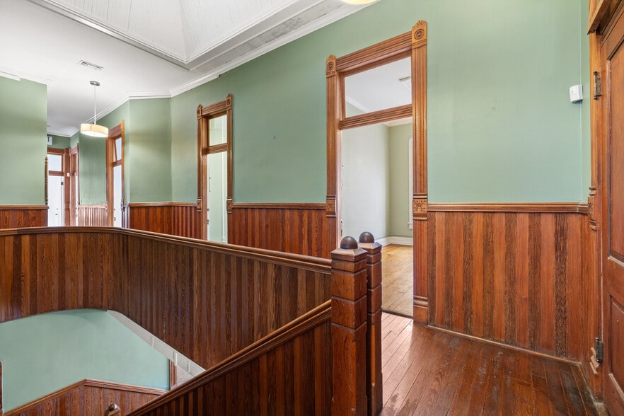 More Photos Of 109 E 10th St, Austin Loft Creative Space For Sale