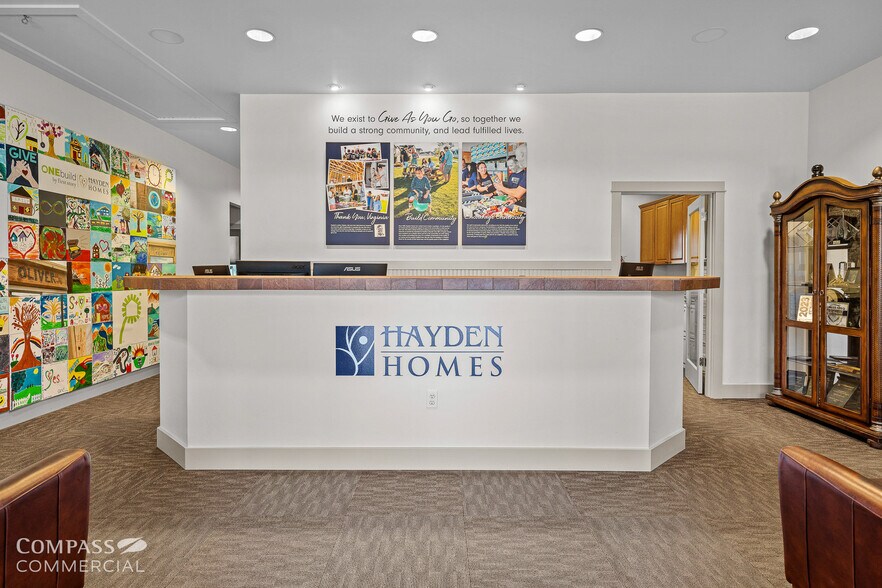 More Photos Of 2464 SW Glacier Pl, Redmond Office For Lease